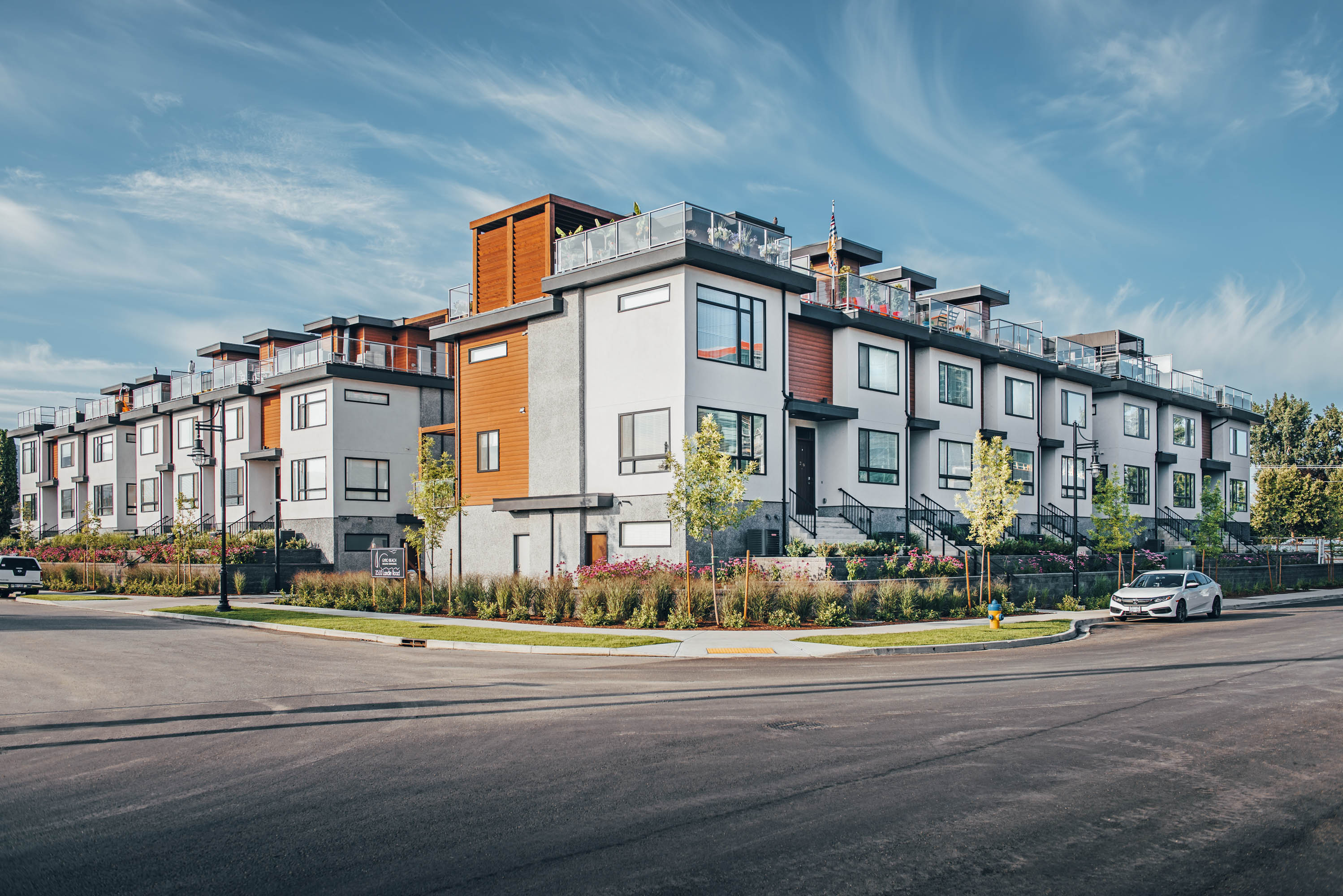 Embrace The California Lifestyle: Huntington Beach Townhomes That Offer Endless Sun, Sand, And Sophistication!
